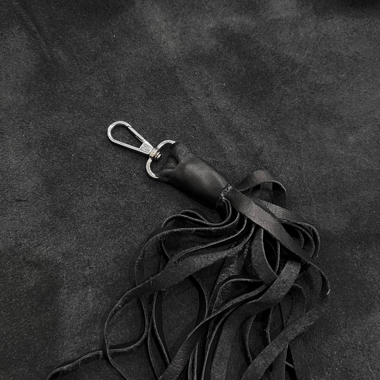 “NOMAD” leather keychain
