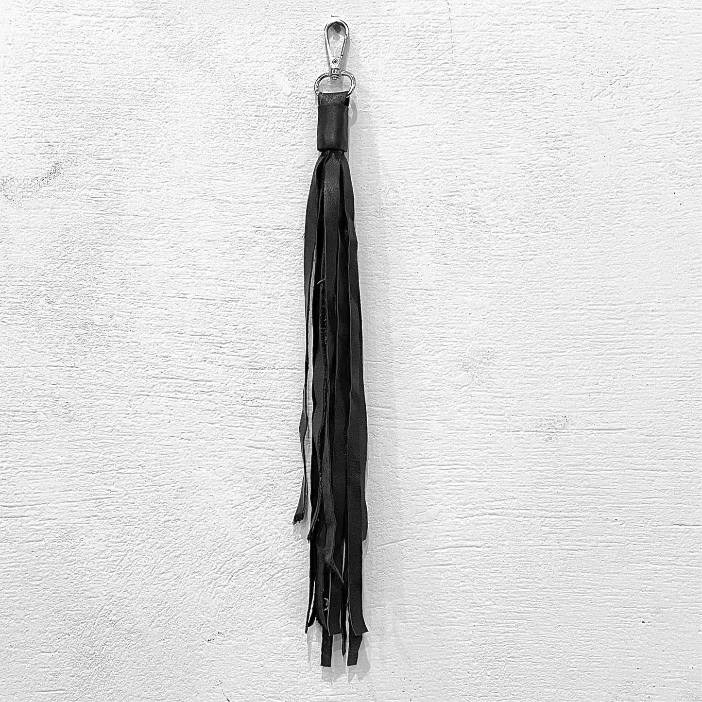 “NOMAD” leather keychain